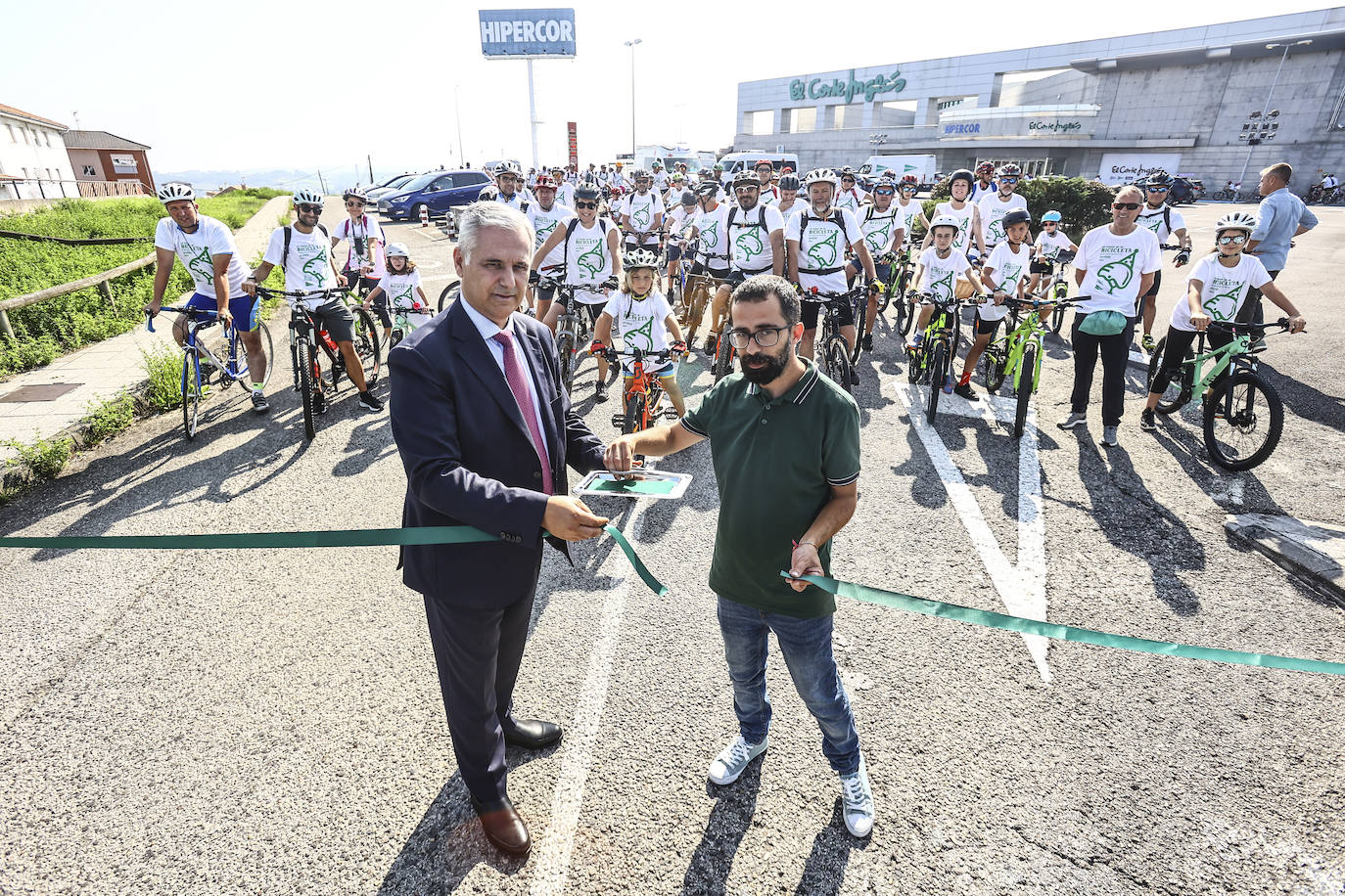 Avilés llena sus calles de bicicletas
