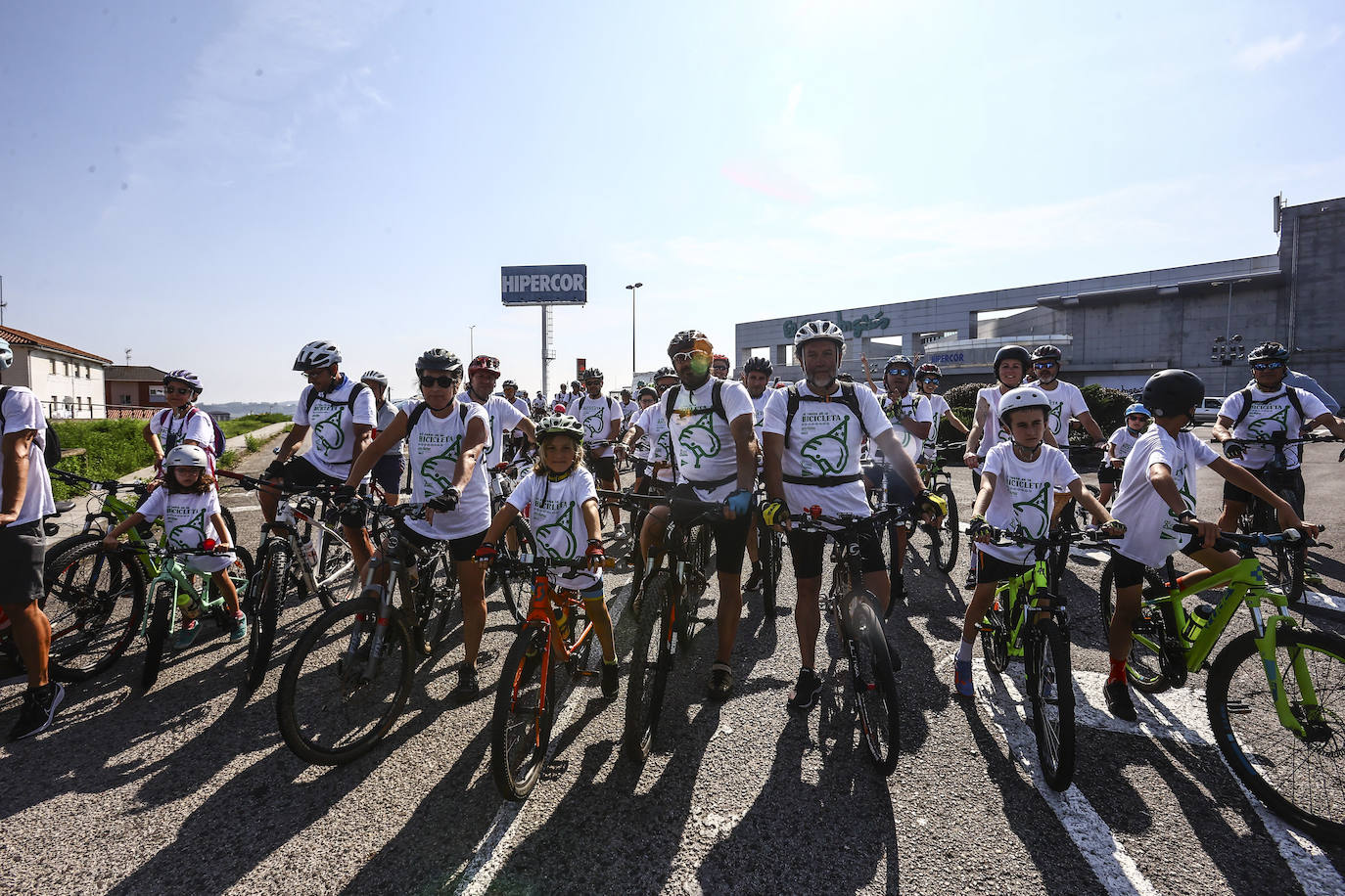 Avilés llena sus calles de bicicletas