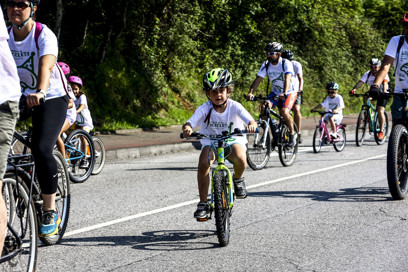 Avilés llena sus calles de bicicletas