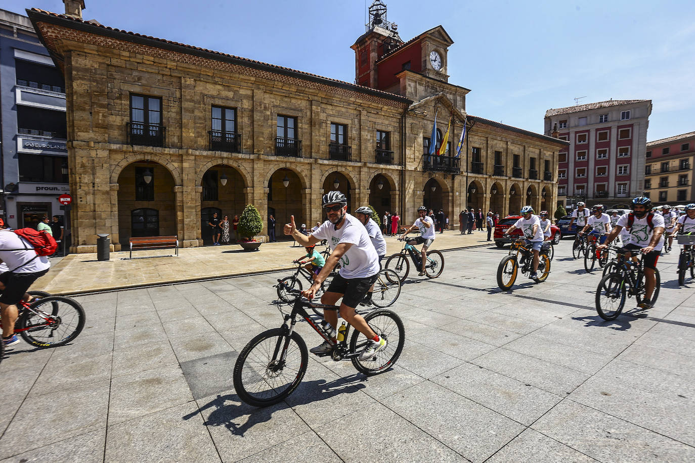 Avilés llena sus calles de bicicletas