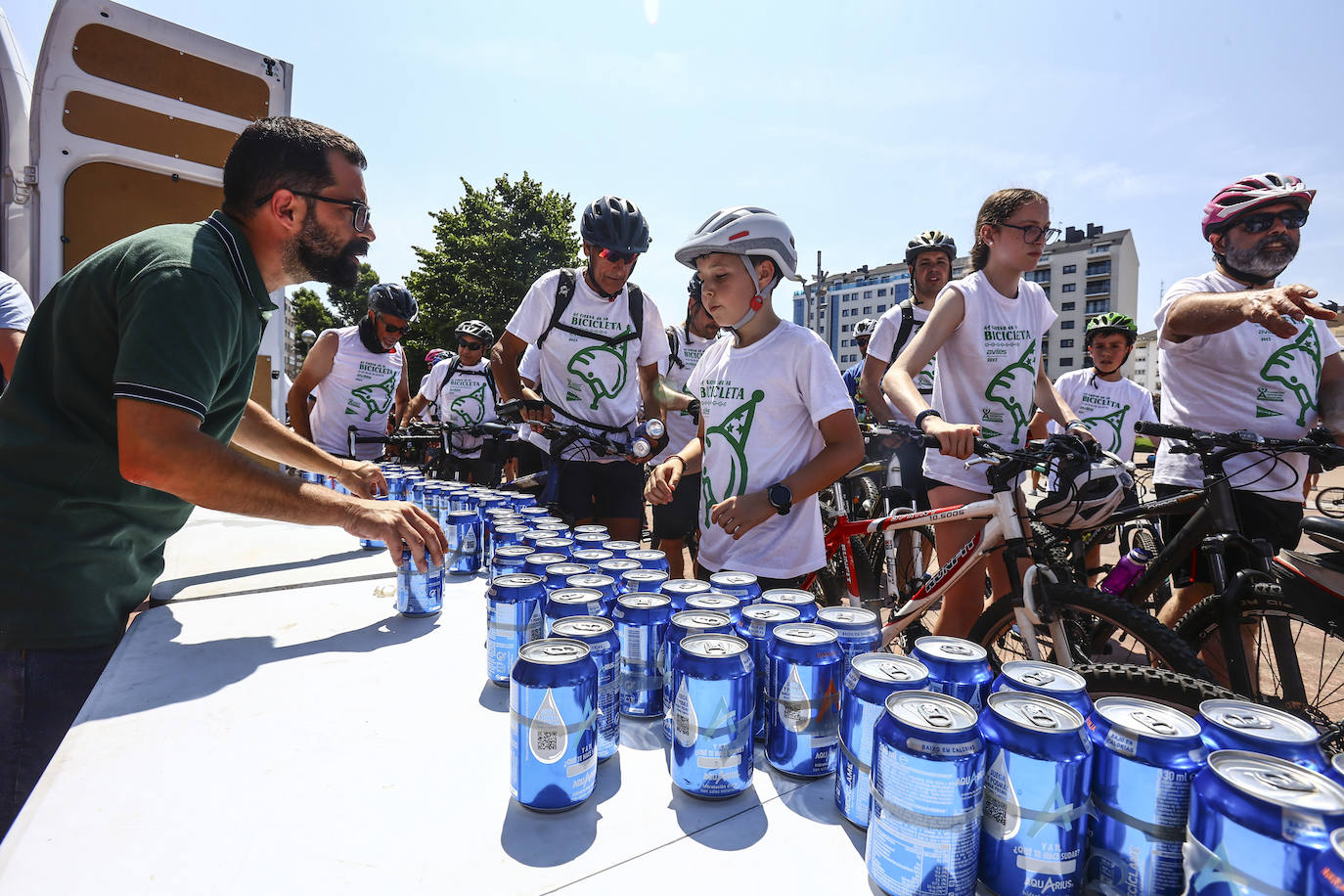 Avilés llena sus calles de bicicletas