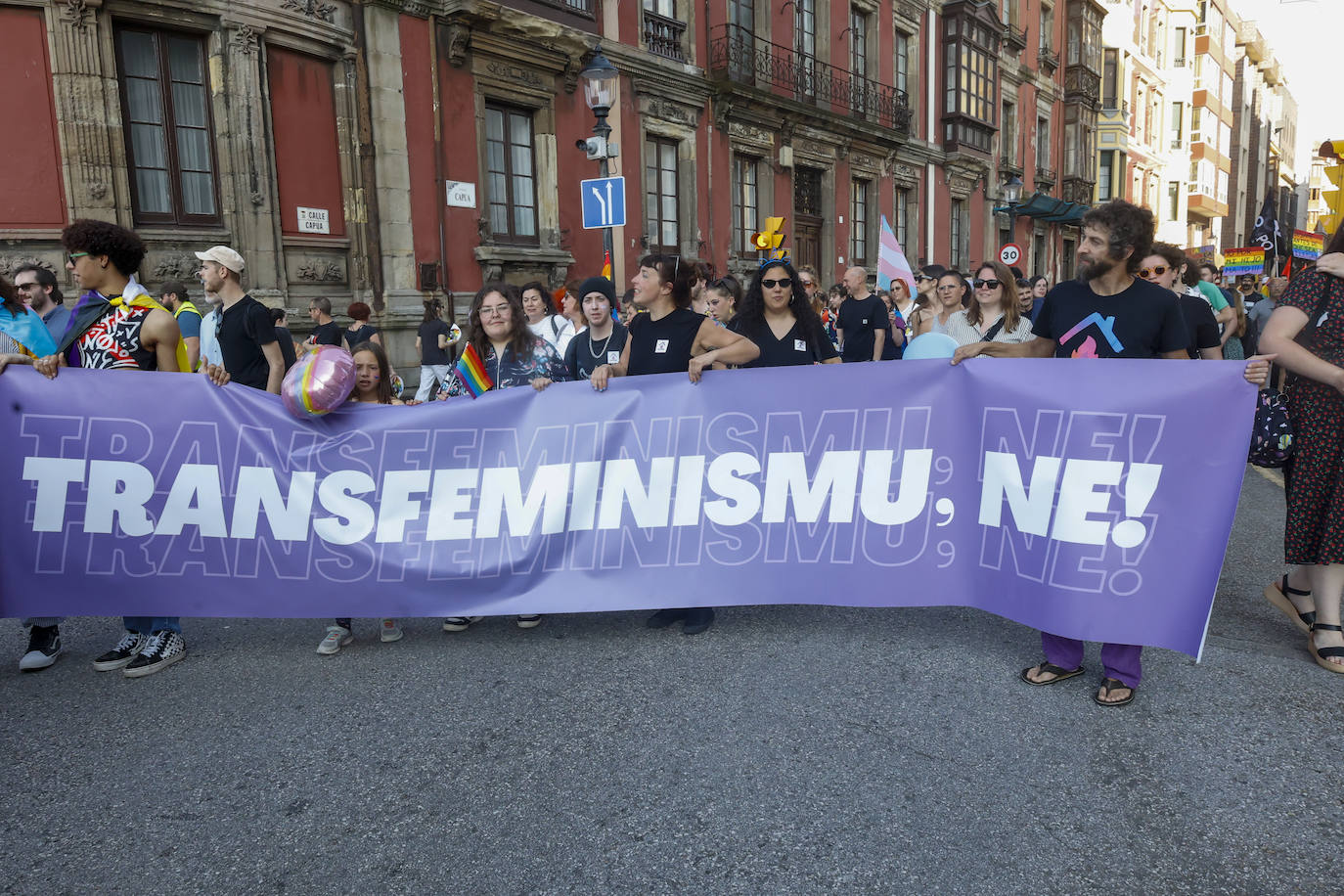 Así ha sido la multitudinaria manifestación del Orgullín en Gijón