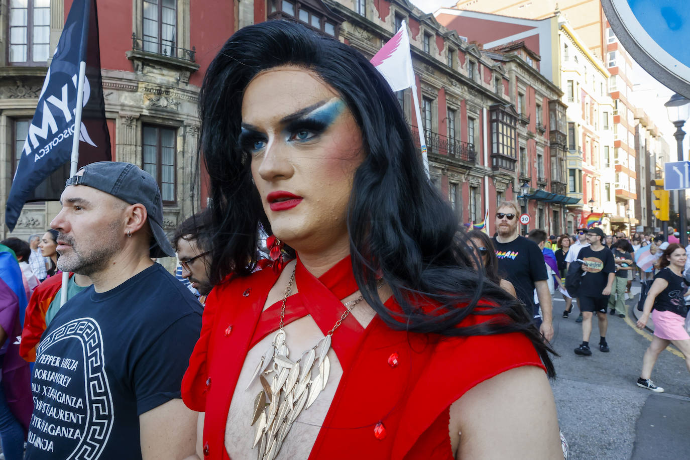 Así ha sido la multitudinaria manifestación del Orgullín en Gijón