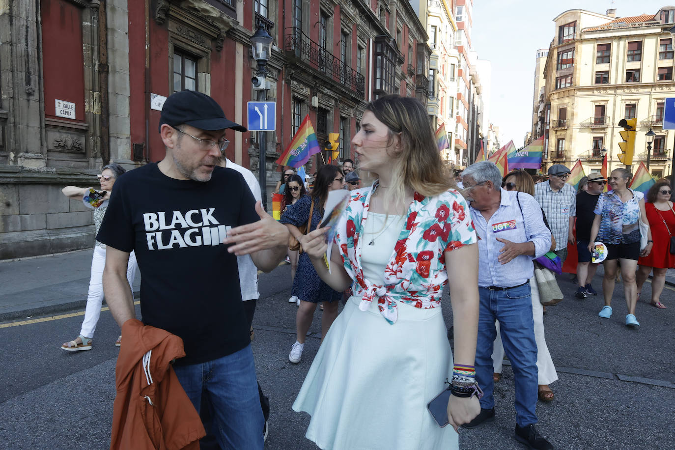 Así ha sido la multitudinaria manifestación del Orgullín en Gijón