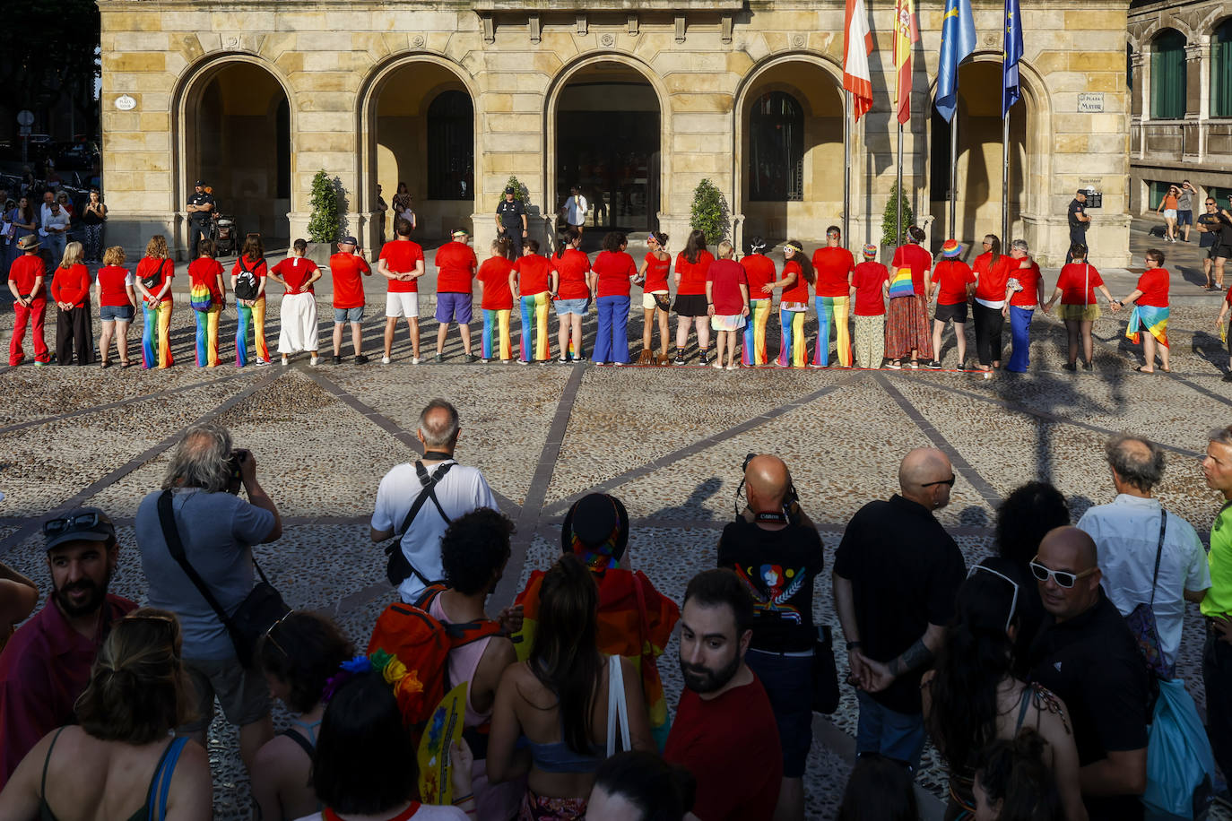 Así ha sido la multitudinaria manifestación del Orgullín en Gijón