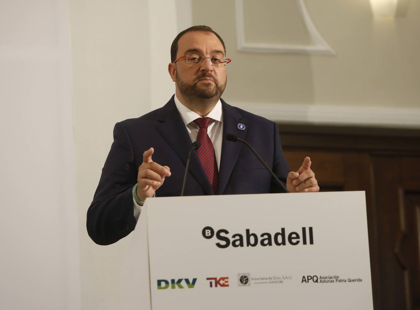 Premio al emprendimiento y el compromiso con la sociedad