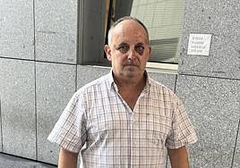 El taxista Pepe Fernández a la salida del juzgado.
