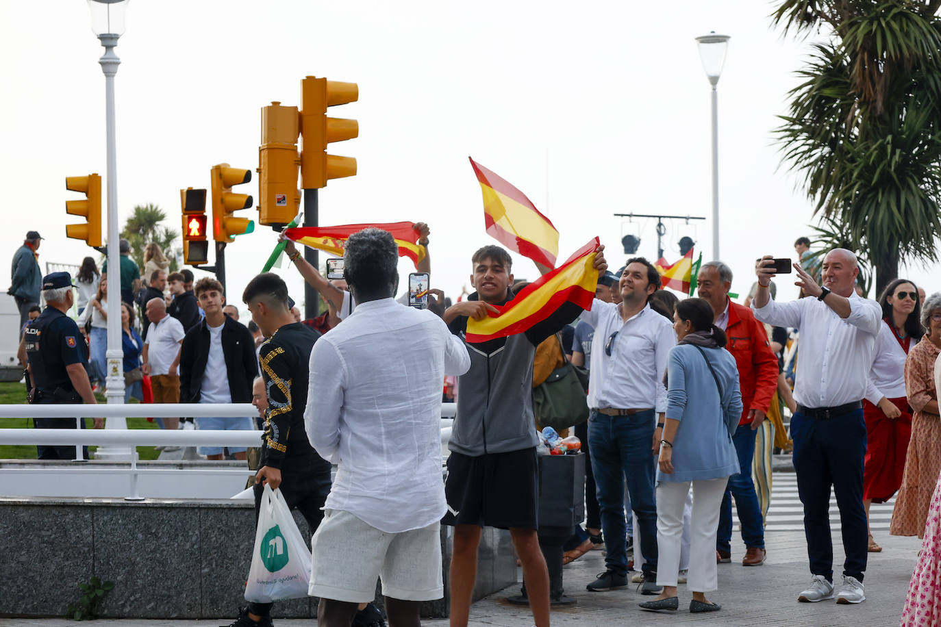 Así ha sido el acto de Santiago Abascal en Gijón
