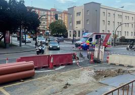 Herida la conductora de un turismo en el choque con una ambulancia en Gijón