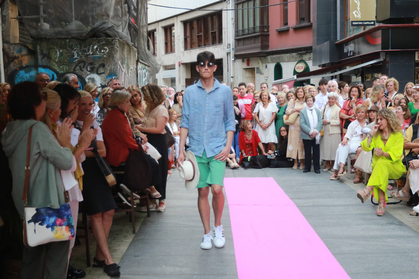 Pasarela de moda en el centro de Gijón