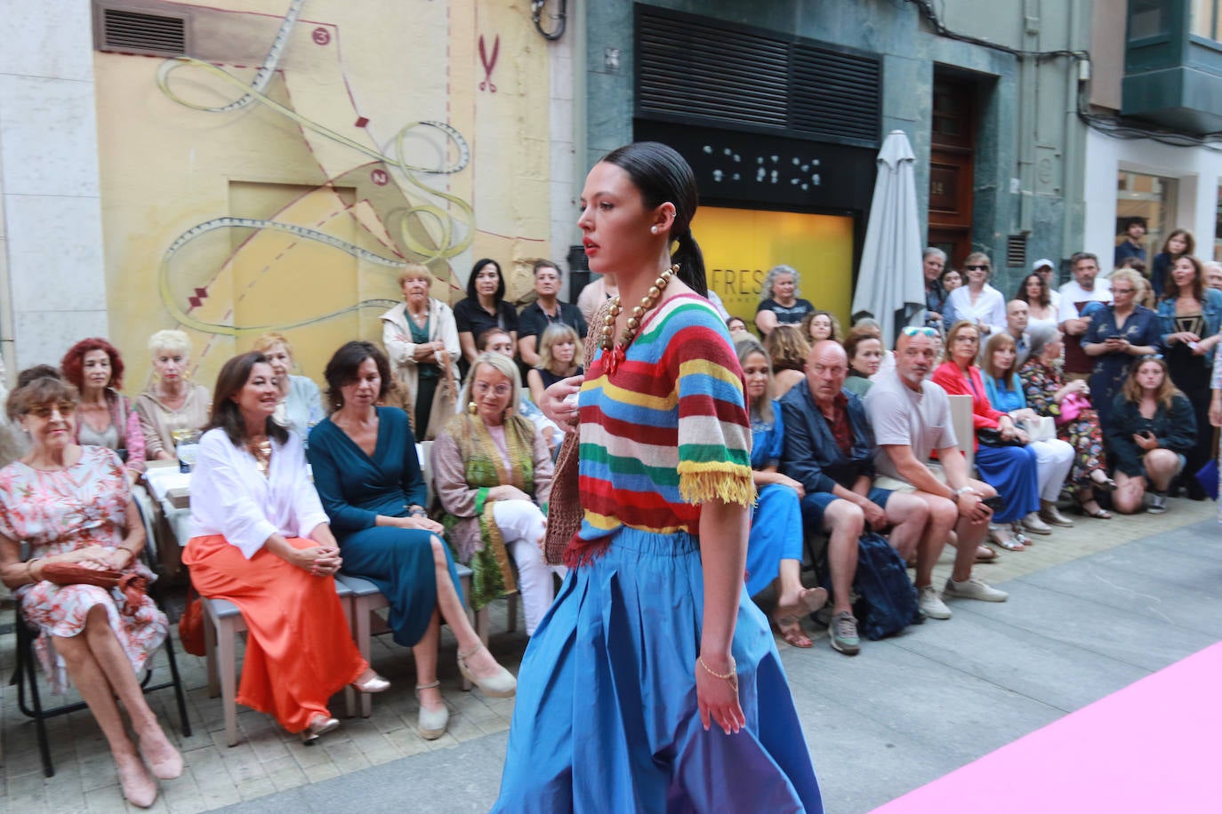 Pasarela de moda en el centro de Gijón