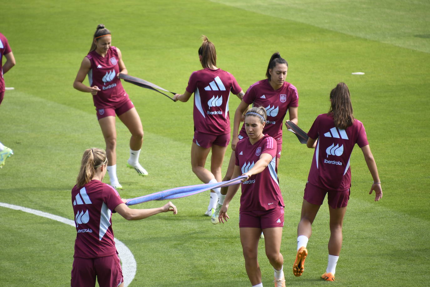 La selección femenina de fútbol calienta motores en el Suárez Puerta