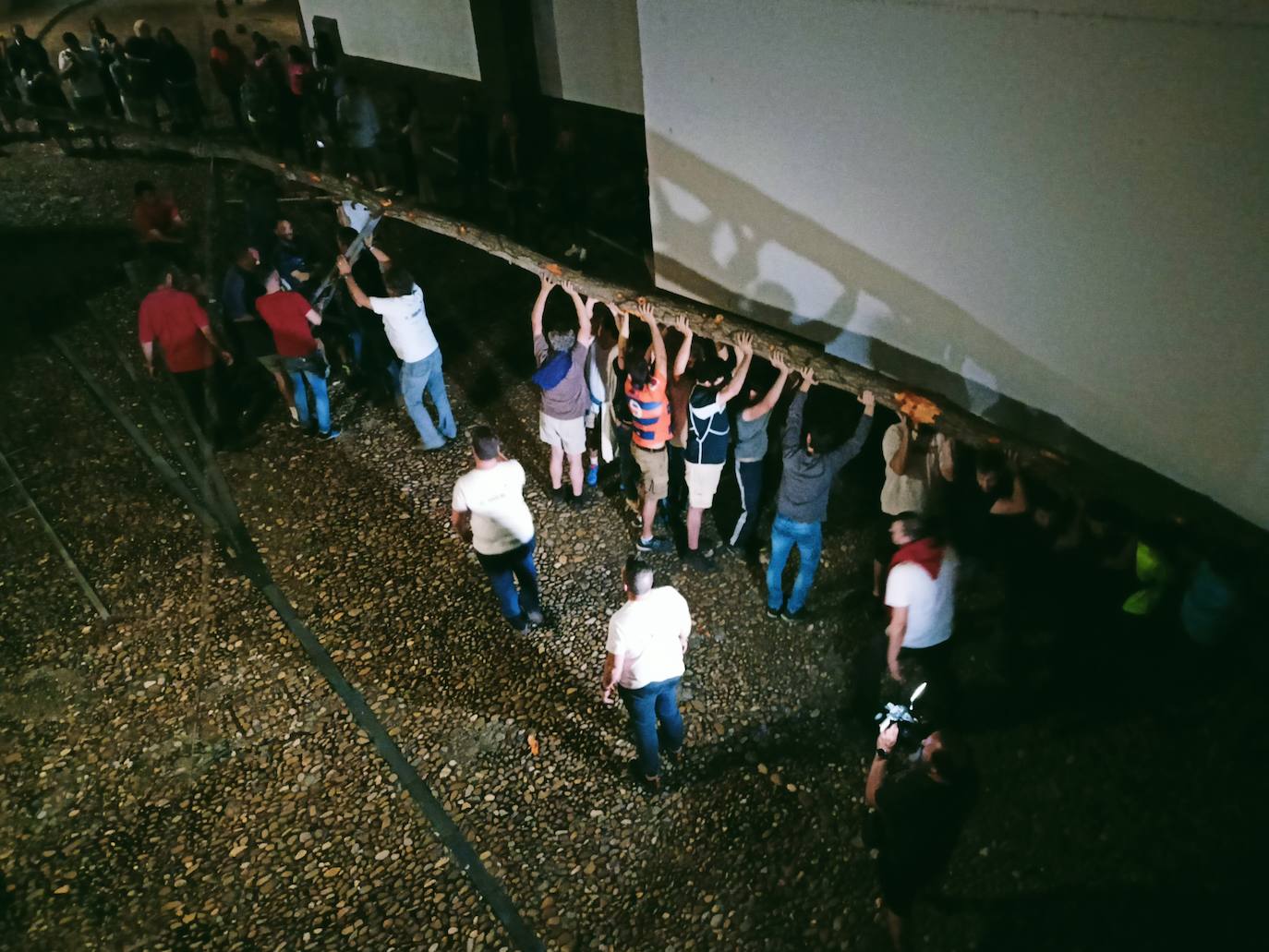 Así ha sido la festividad del arbolón en Cangas del Narcea