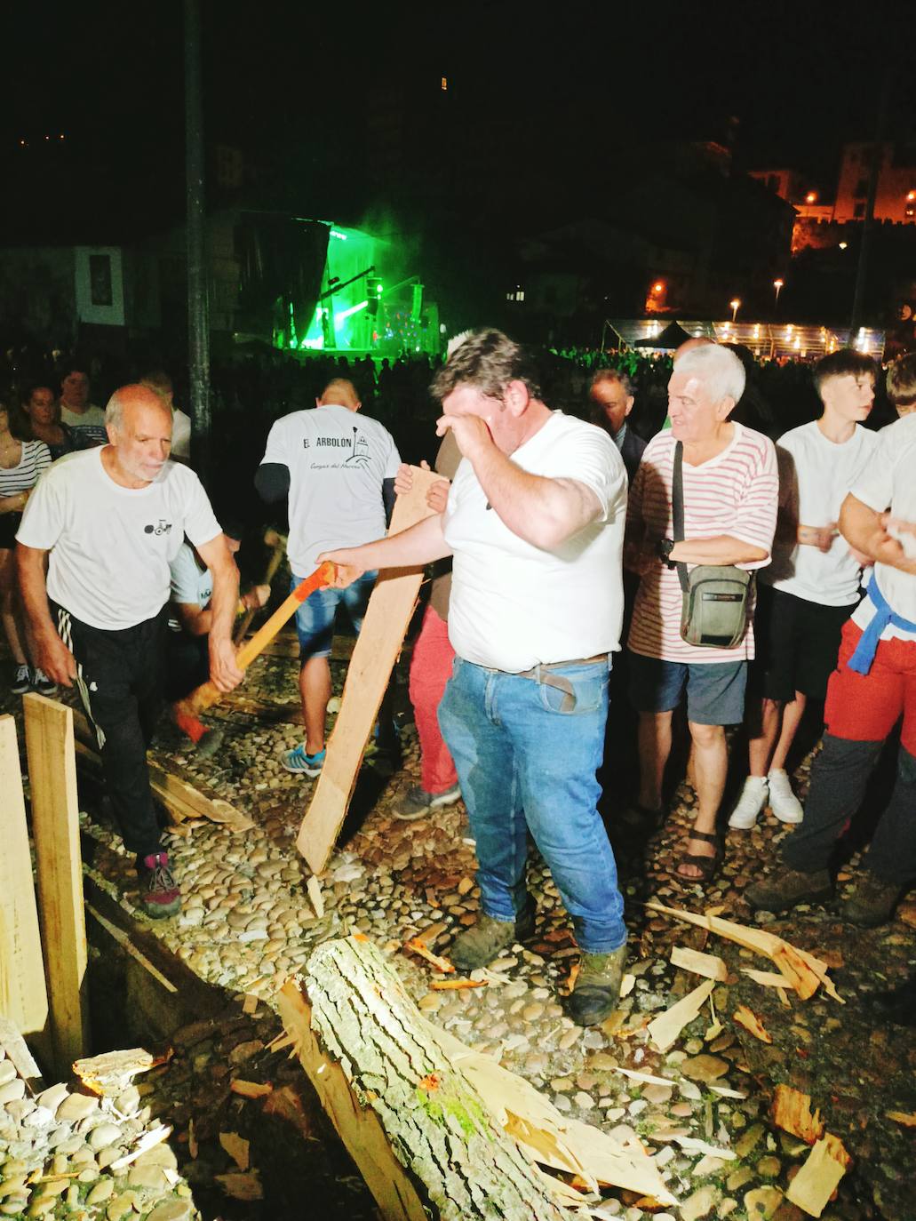 Así ha sido la festividad del arbolón en Cangas del Narcea