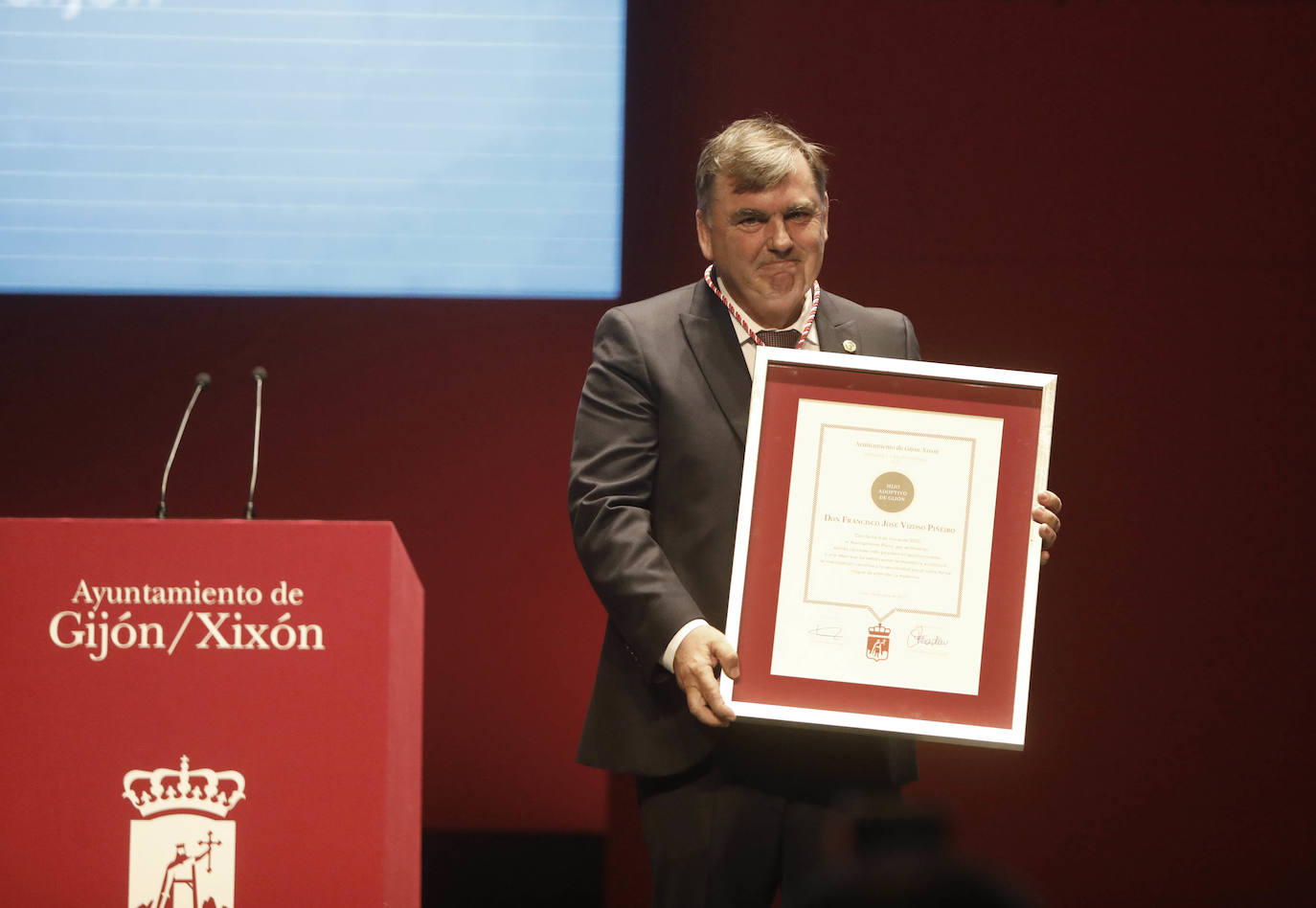 Honores y distinciones en Gijón: la entrega de las Medallas de la ciudad, en imágenes