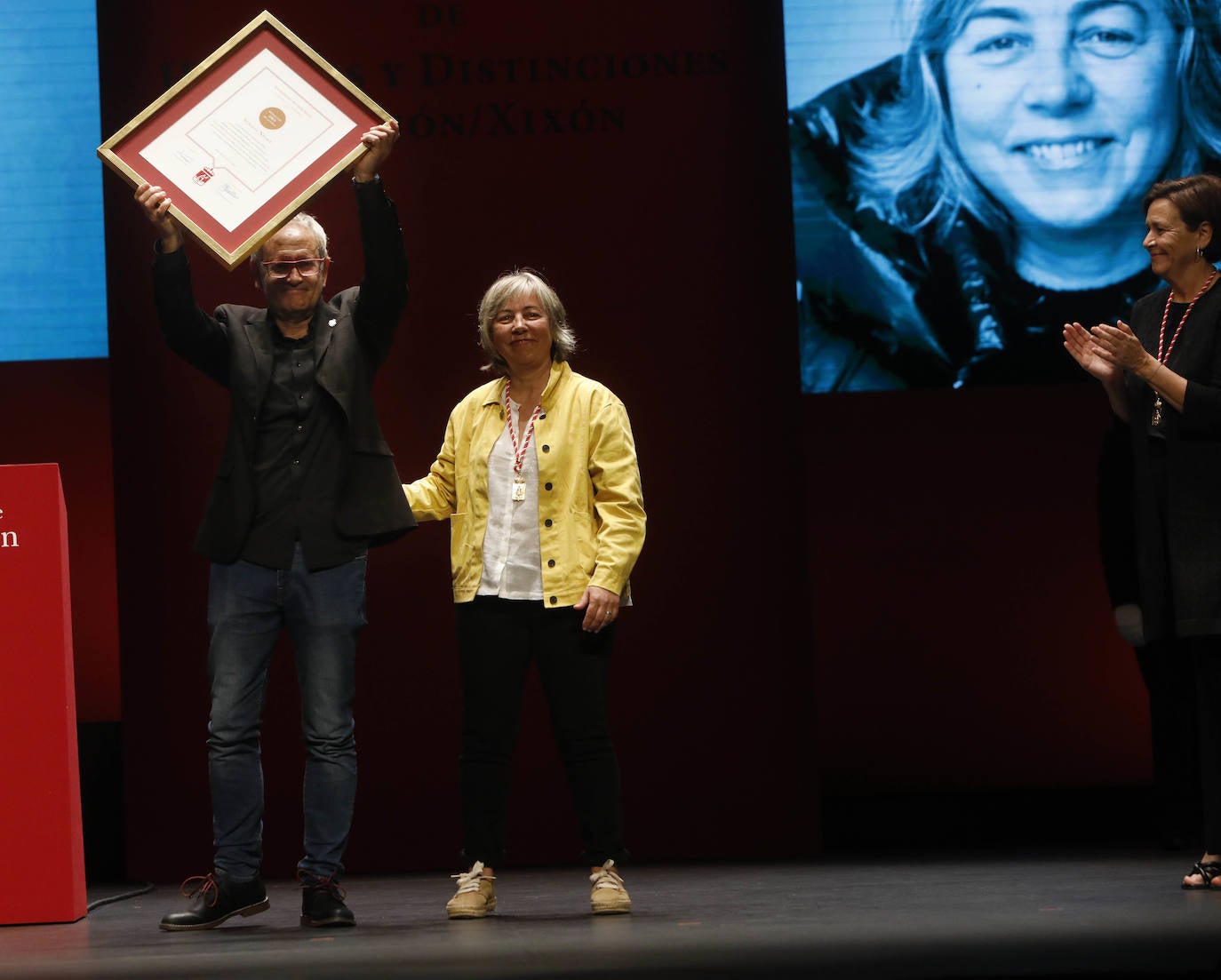 Honores y distinciones en Gijón: la entrega de las Medallas de la ciudad, en imágenes