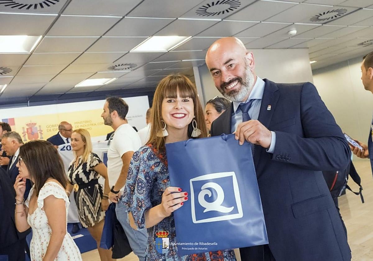 Leticia Cue y Paulo García recogieron el distintivo en Madrid.
