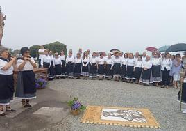 Celebración en Ortiguera en recuerdo de los marineros fallecidos.