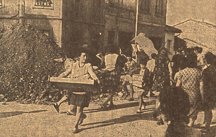 Los vecinos del edificio evacuaron sus viviendas.