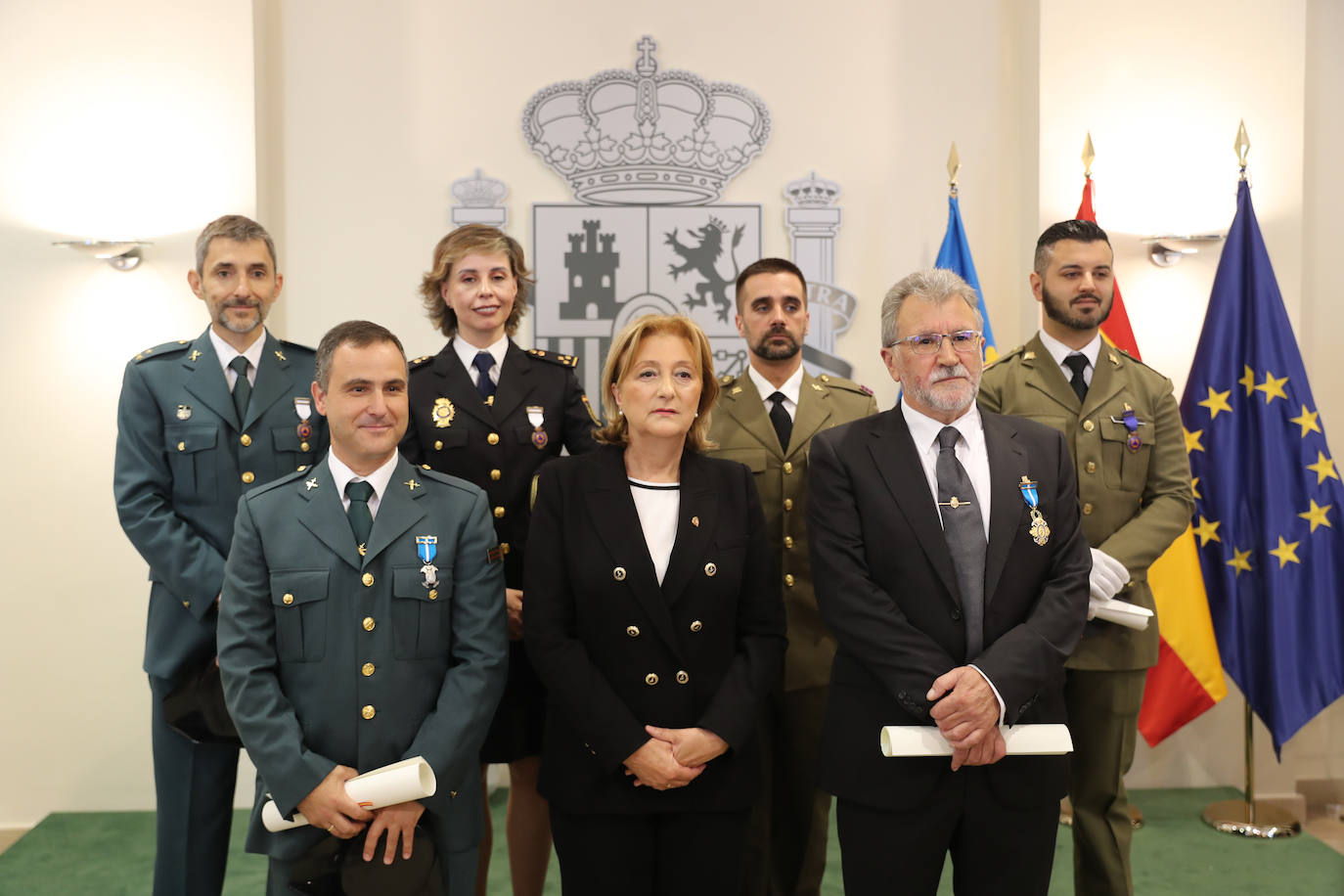 En primera fila, Nicolás Fernández, Delia Losa y Obdulio Díaz. En última fila, Carlos Fernández, Verónica Fernández, Manuel Alejandro Cuevas y Héctor Bruces.