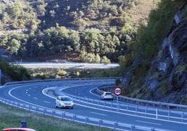El accidente tuvo lugar en la vertiente asturiana de la autopista.