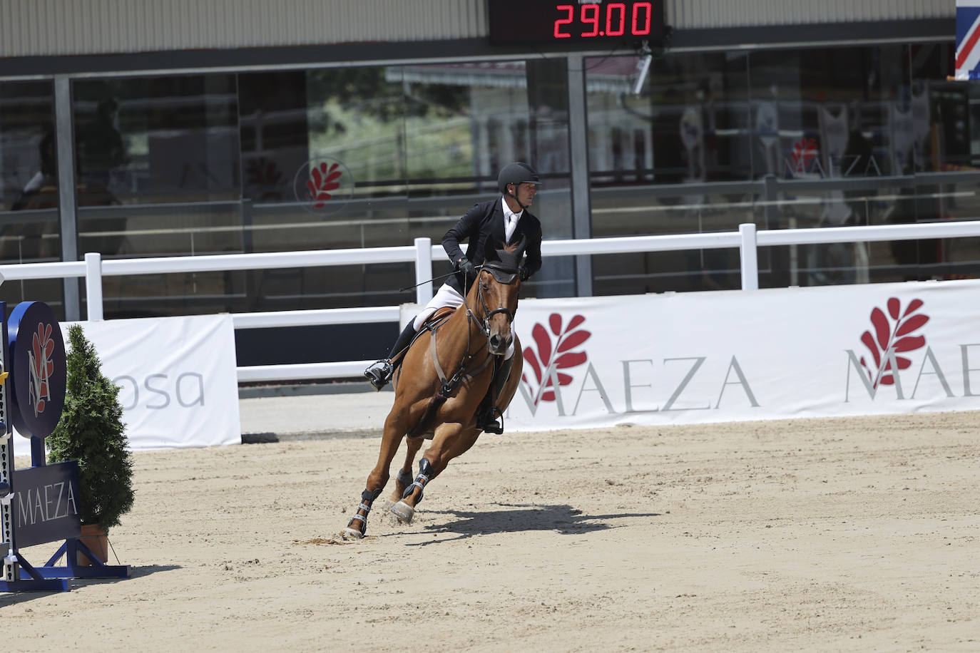 La infanta Elena y Cayetano Martínez de Irujo, protagonistas en Asturias