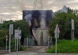 Un incendio en Basauri deja sin servicio de internet a cientos de usuarios en la comarca