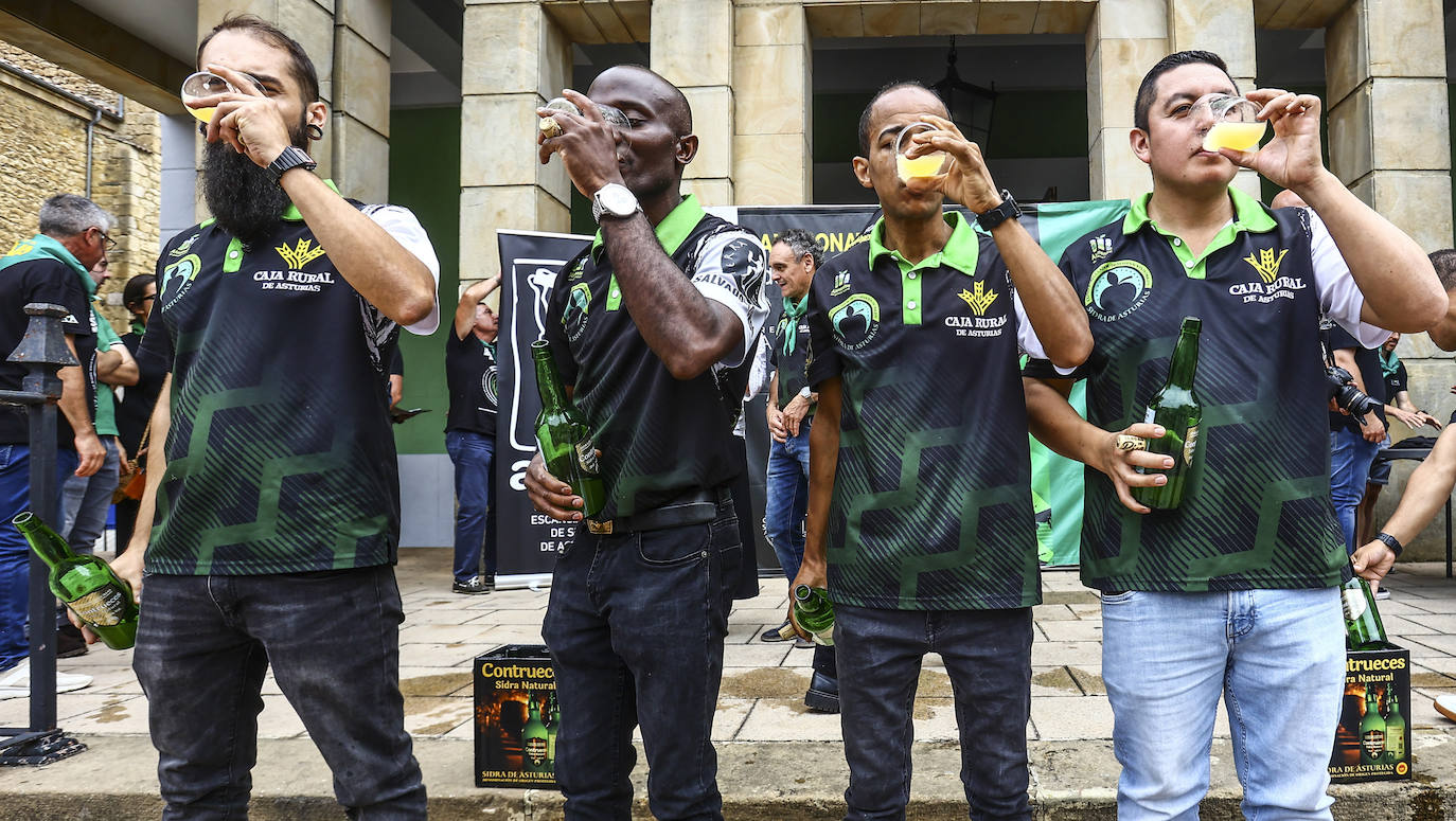 Wilkin Aquiles, rey de los escanciadores en Nava