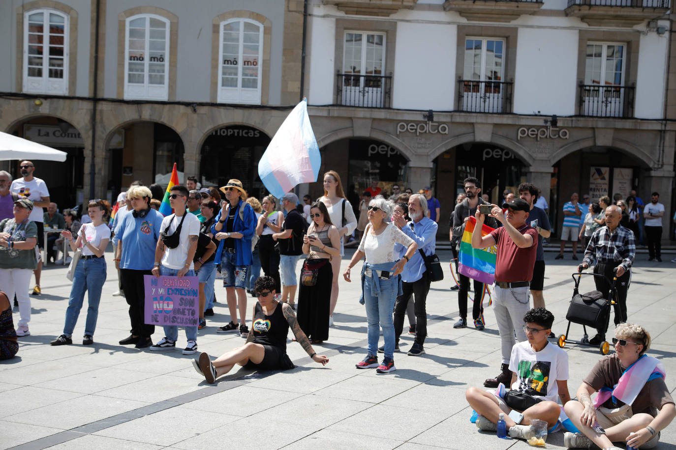 «Ni un paso atrás»: Avilés clama por los derechos LGTBI