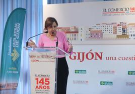 La alcaldesa, Carmen Moriyón, interviene durante su ponencia titulada 'Gijón, una cuestión de futuro' que abrió la actividades del 145 aniversario de EL COMERCIO.