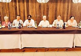 A la comida asistieron Enrique Riestra y Juan Carlos Armas.