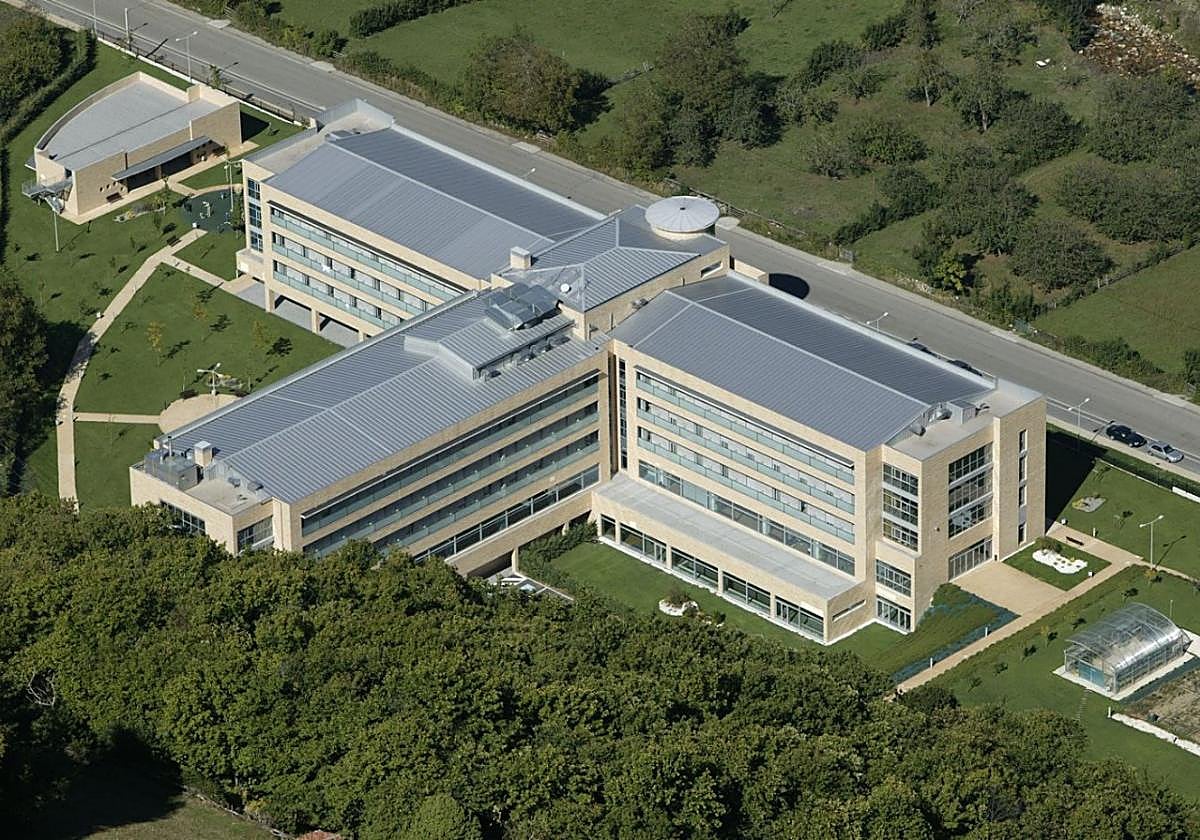 Los paneles fotovoltaicos ocuparán la mayor parte de la techumbre del geriátrico de Felechosa.