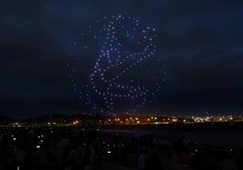 Quini ilumina el cielo de Gijón