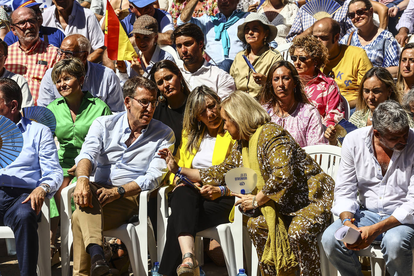 Así fue el acto de campaña de Feijóo en Oviedo