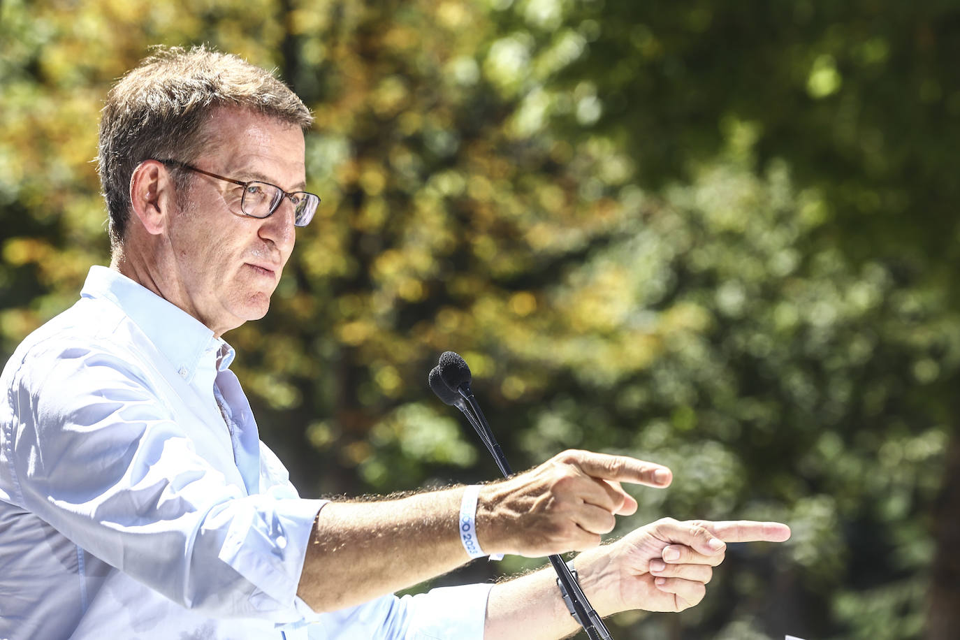 Así fue el acto de campaña de Feijóo en Oviedo