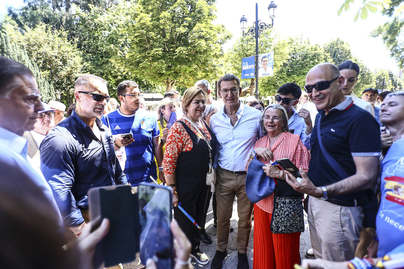 Así fue el acto de campaña de Feijóo en Oviedo