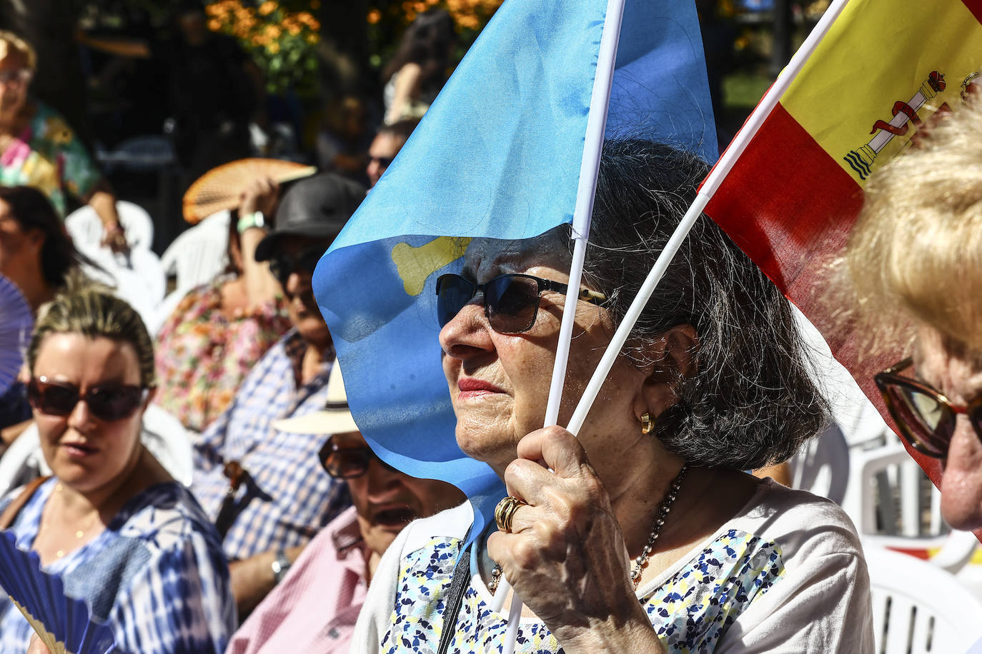 Así fue el acto de campaña de Feijóo en Oviedo