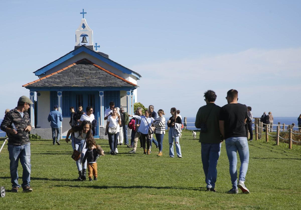 Ermita de La Regalina en Cadavéu, Pueblo Ejmplar 2022.