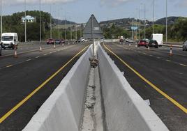 Mediana. La ampliación ocupó el espacio entre calzadas dejando dos metros de separación.