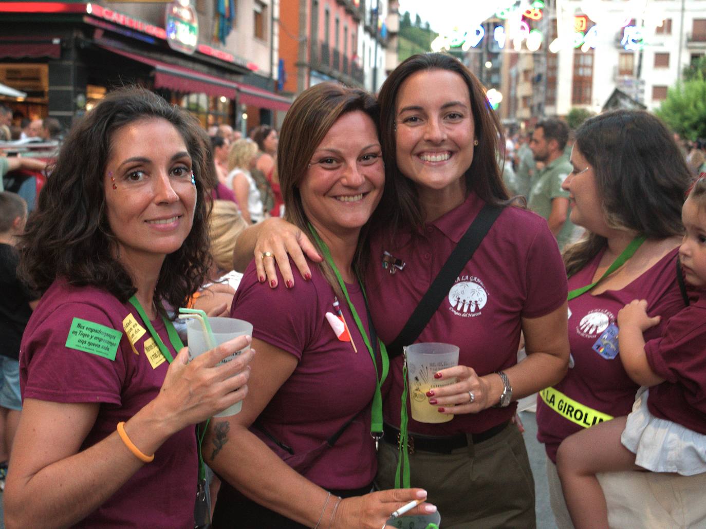 Desfile por las fiestas del Carmen y la Magdalena, al ritmo de charanga