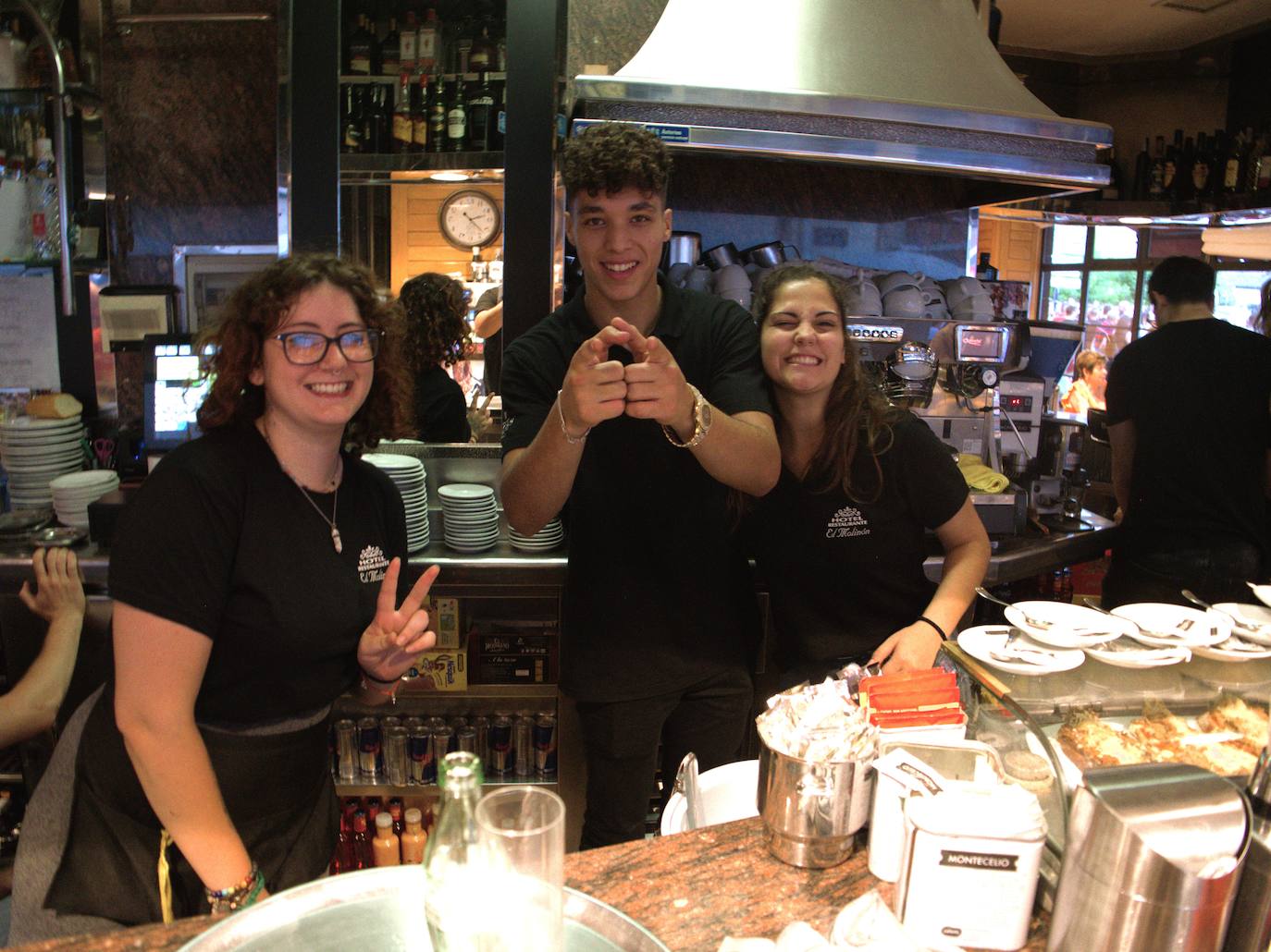 Desfile por las fiestas del Carmen y la Magdalena, al ritmo de charanga