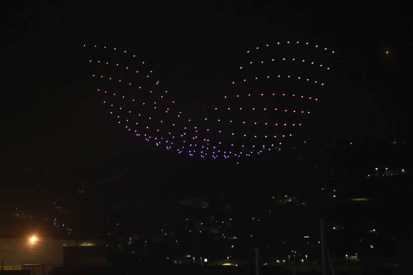 Las mejores imágenes del festival de los drones de Gijón