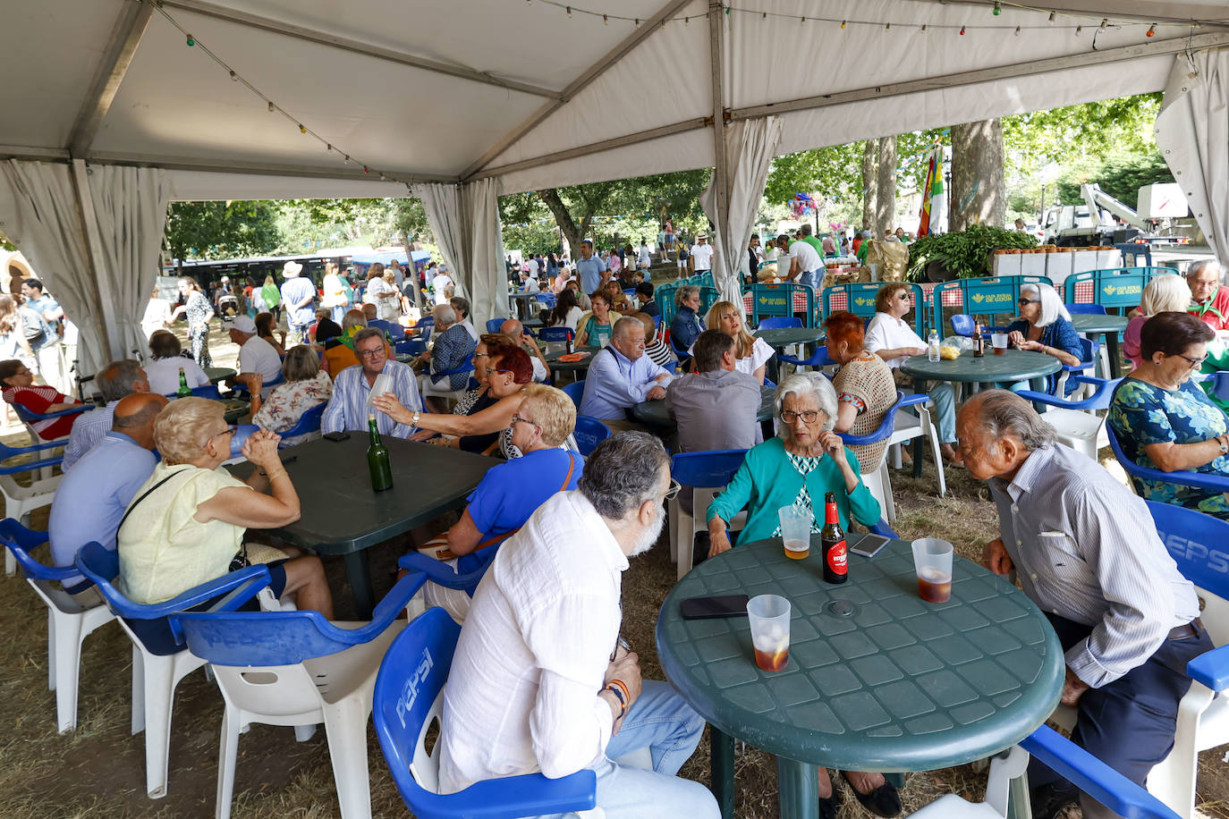 Somió se engalana para celebrar el Carmen