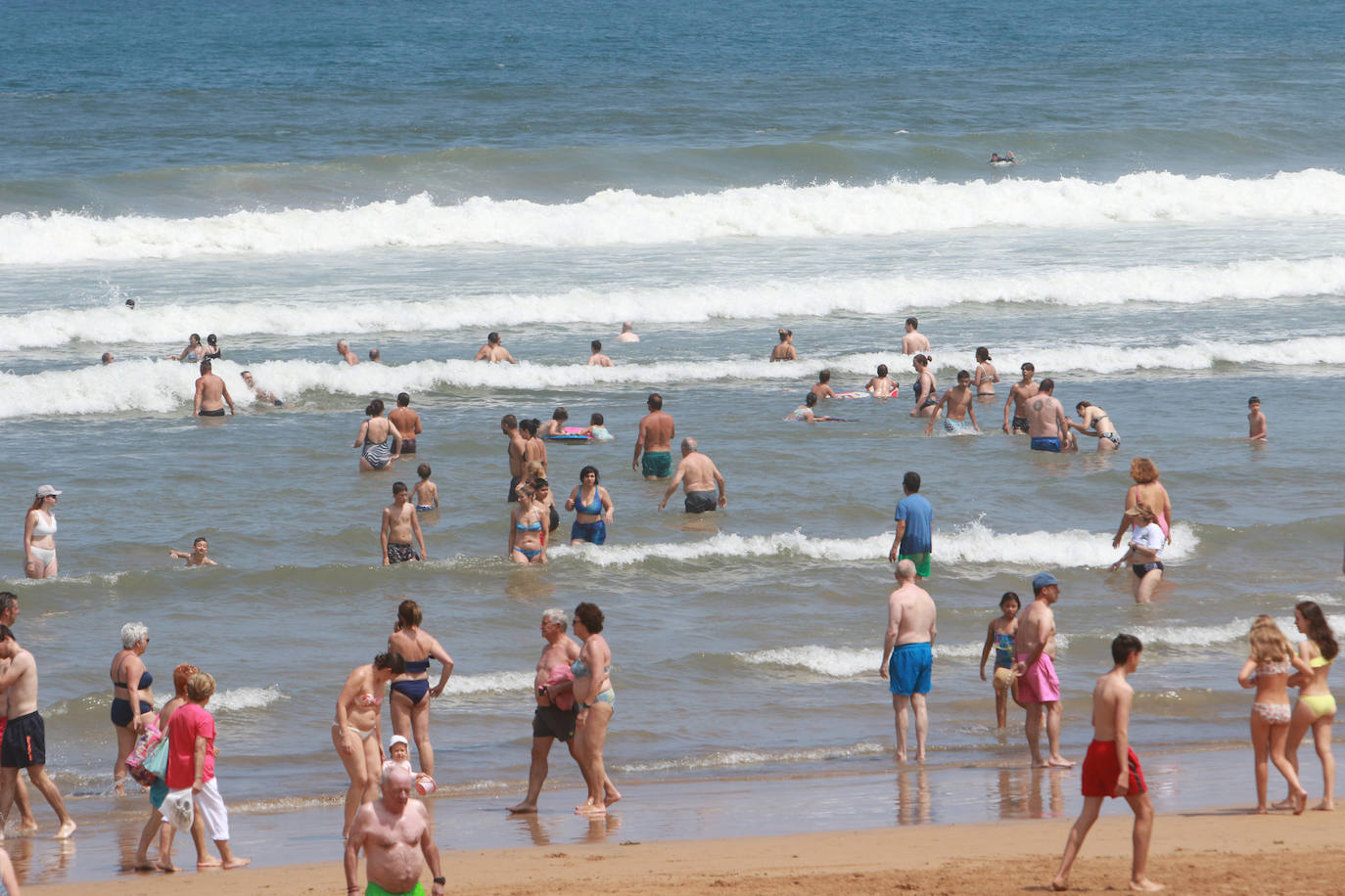 Gijón exprime los días de playa