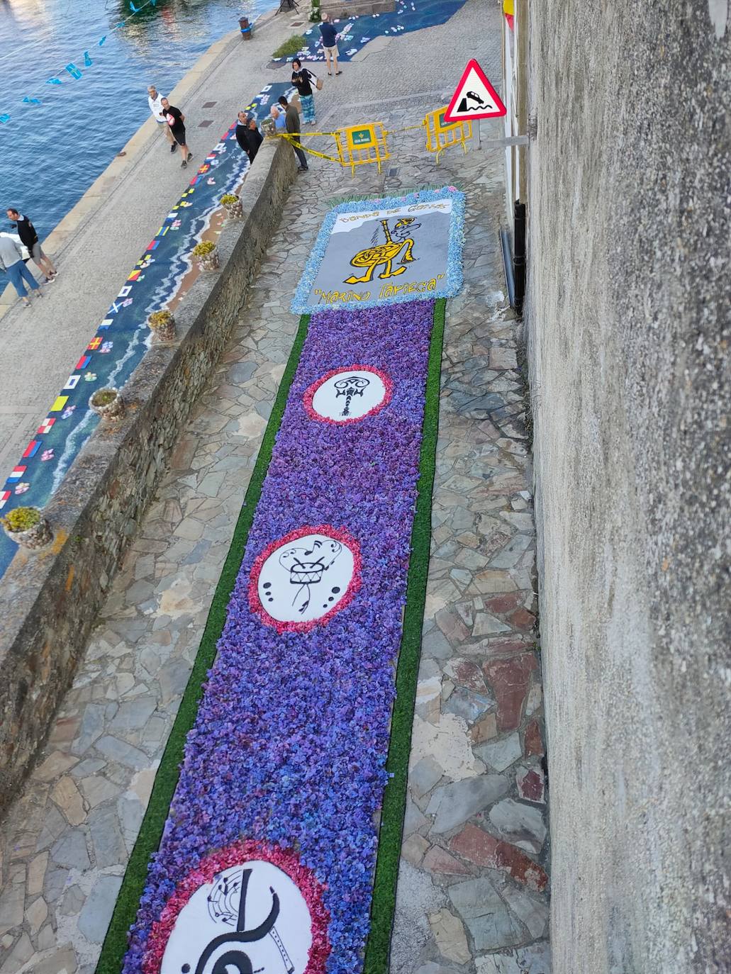 Tapia arropa a su Virgen del Carmen