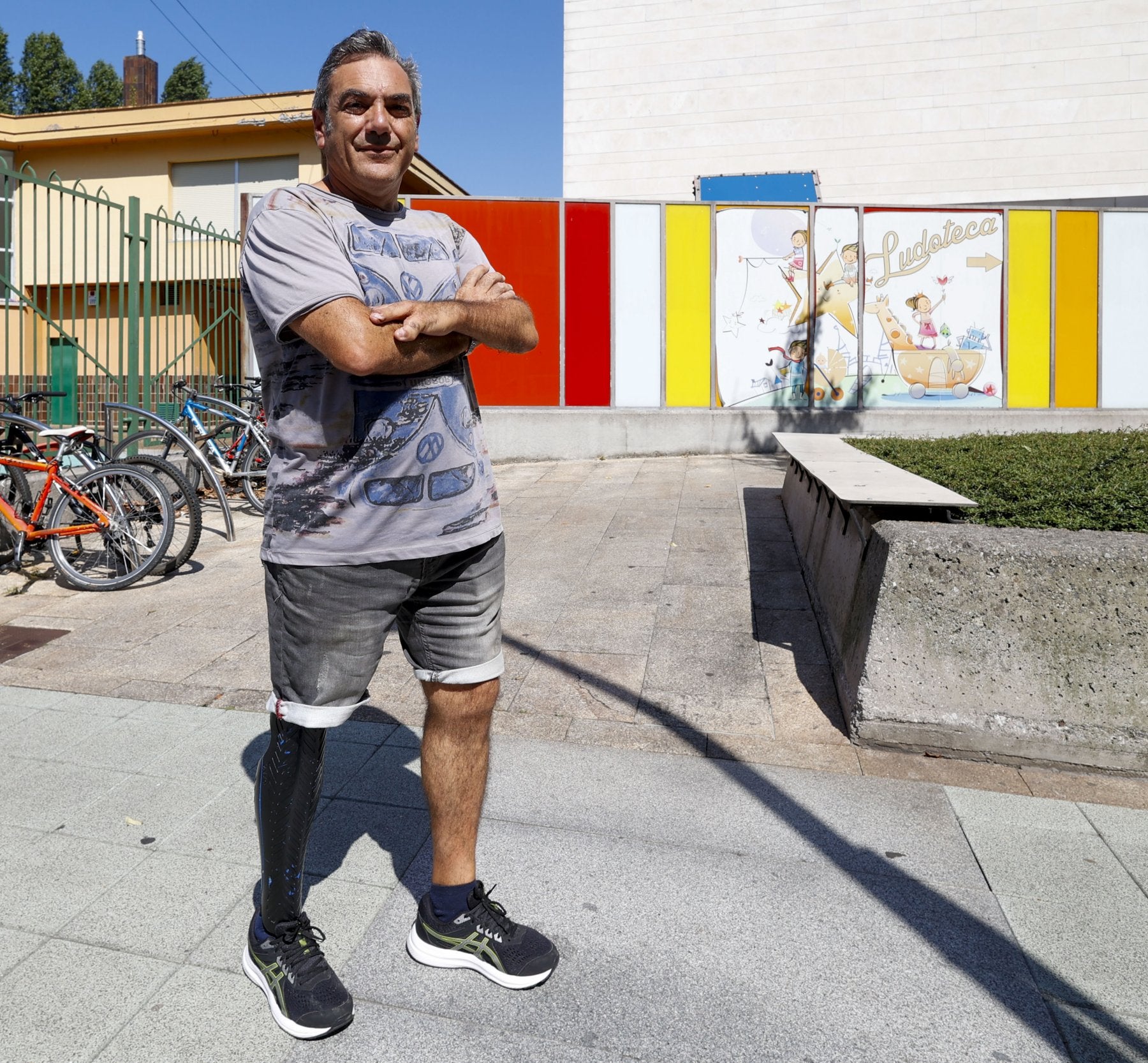 El gijonés Enrique Suárez es uno de los 130 afectados por la Talidomida en España.