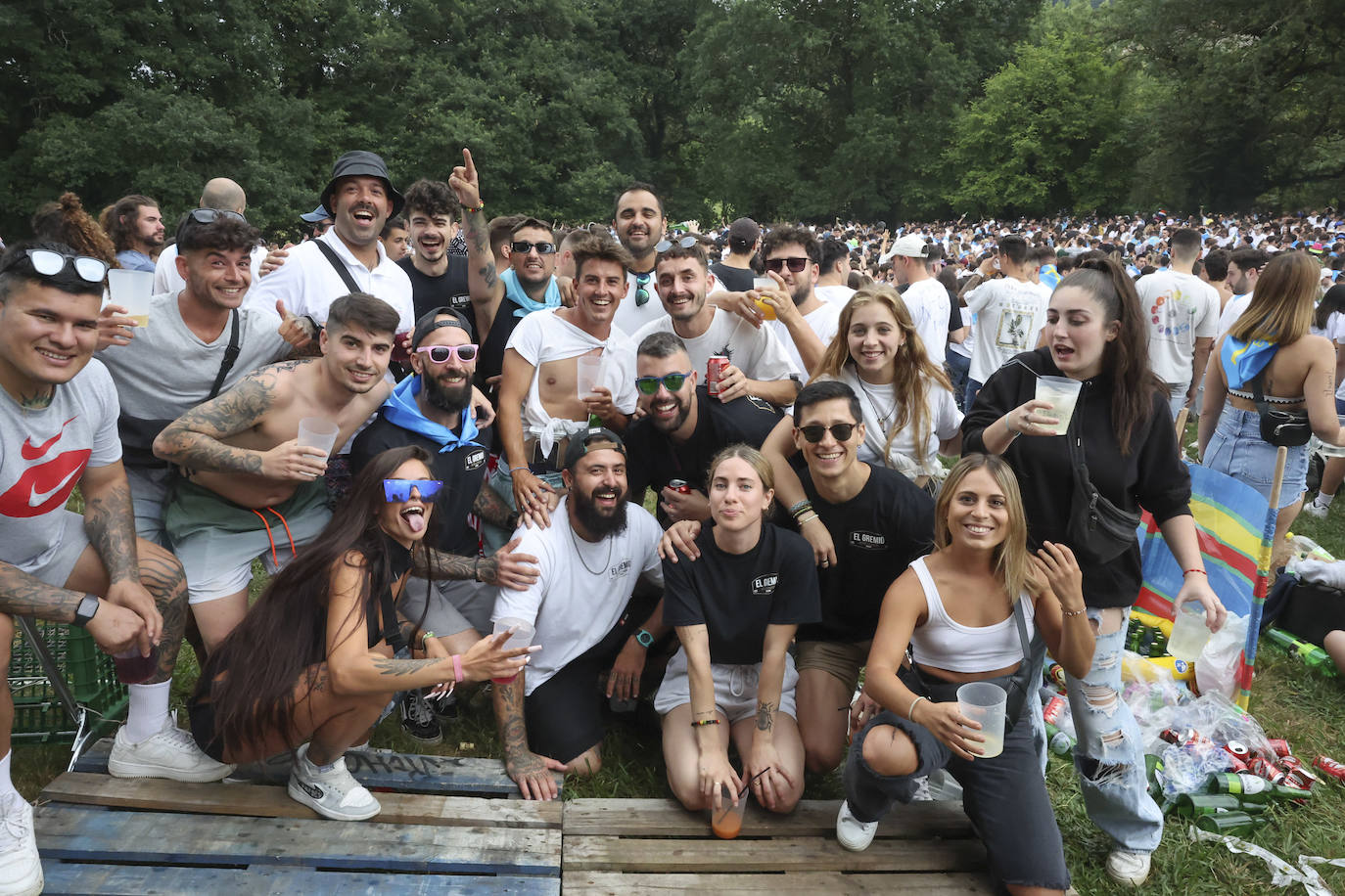 La Pola celebra el Carmín con una folixa multitudinaria