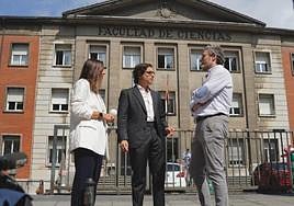 El candidato de Vox, José María Figaredo, con el diputado regional Javier Jové.