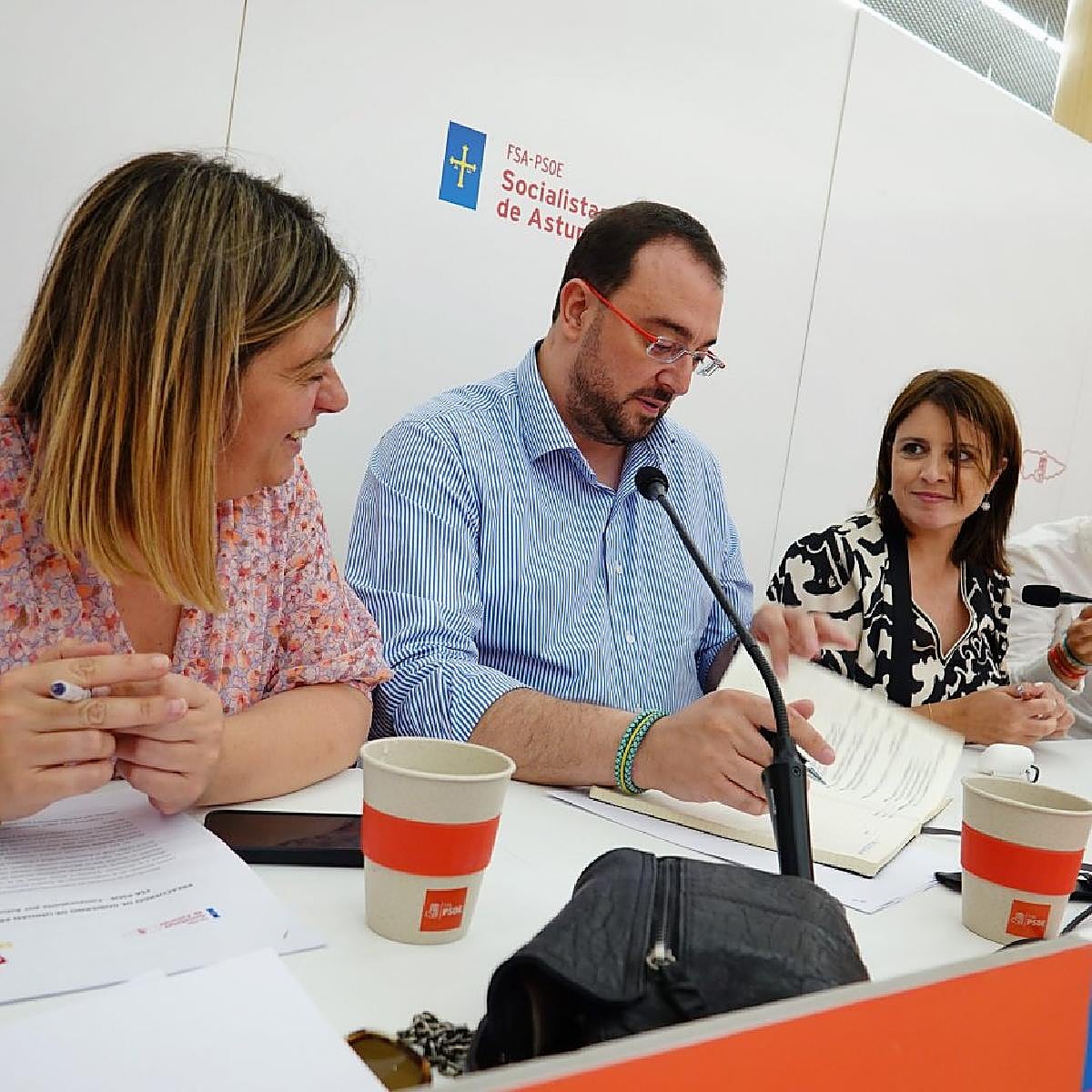 Barbón tendrá un consejero de IU en un nuevo Gobierno con «ambición en las reformas»