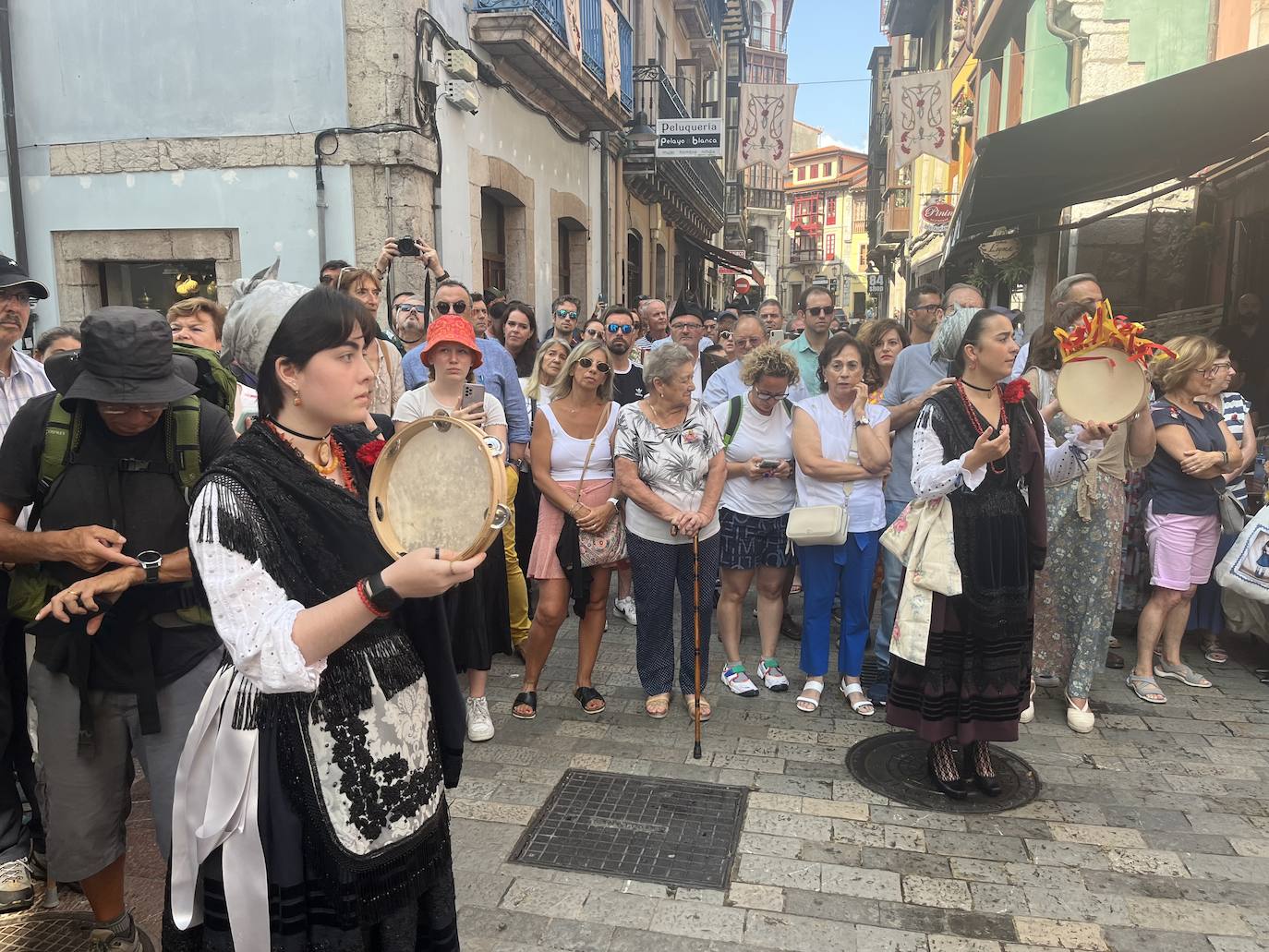 Llanes vibra en el día grande la Magdalena